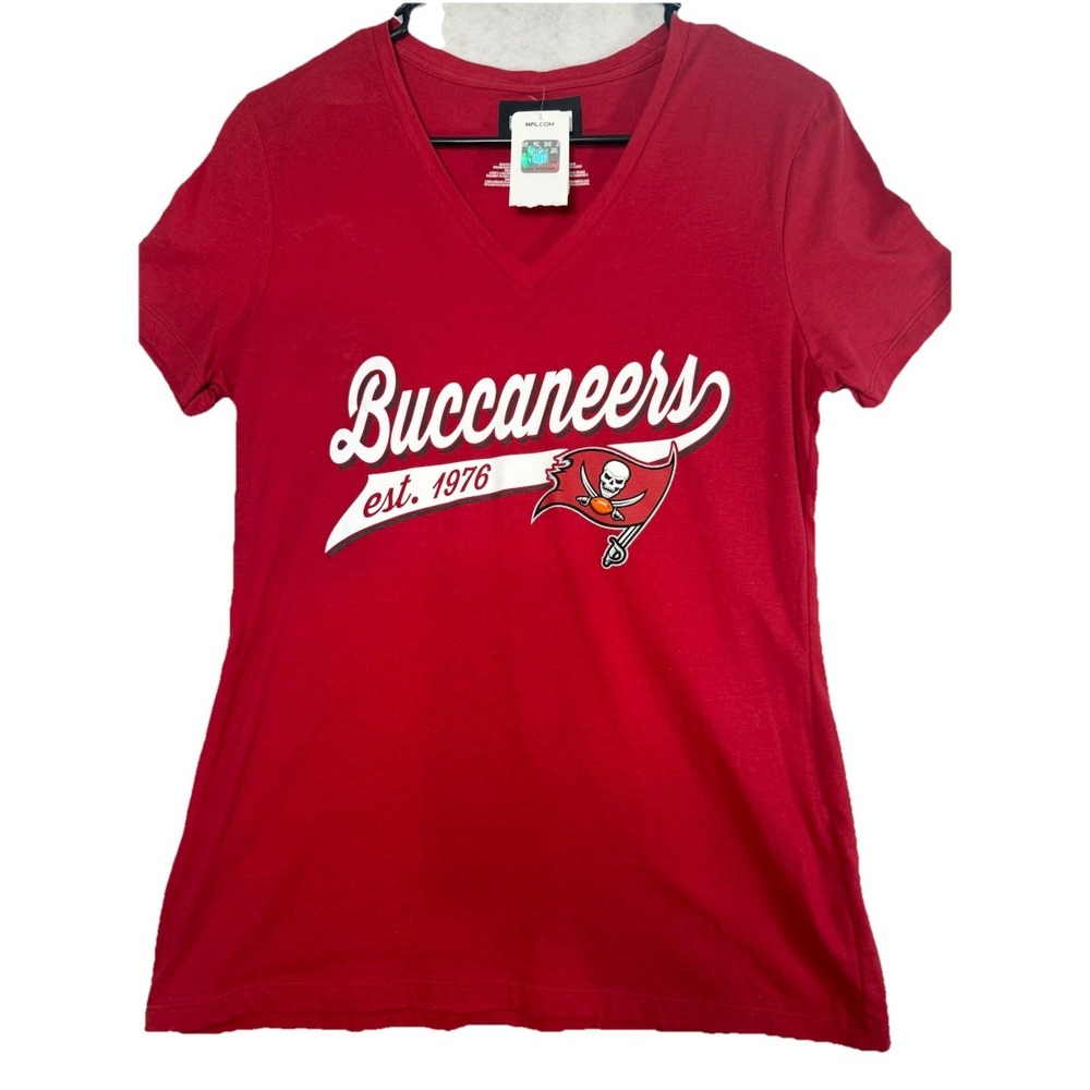 NFL Team Apparel Tampa Bay Buccaneers V-Neck T-Shirt Women's Small Red NWT